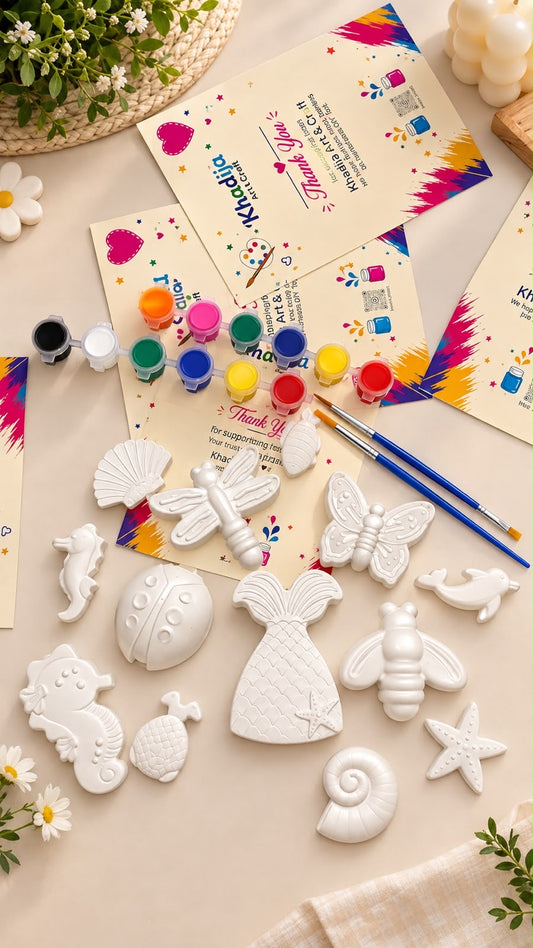 27 Pieces (13 Figures, 12 Colours & 2 brushes) Insect & Sea Theme Kit